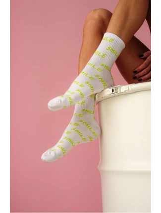 Dámské Bavlněné Ponožky S Nápisem Úsměv Bílé Dámské Bavlněné Ponožky S Nápisem Úsměv Bílé