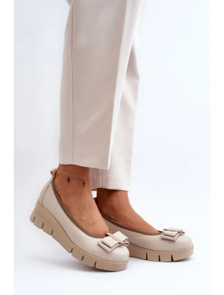 Kožené baleríny na platformě s ozdobou krémové Lewski 3384