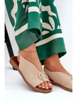 Ploché elegantní sandály s ozdobou béžové Iseliria Ploché elegantní sandály s ozdobou béžové Iseliria