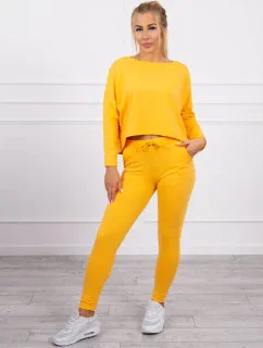 Souprava s oversize halenkou hořčicové barvy