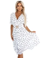 604-2 Smyslné černé hráškové šaty s obálkovým výstřihem a ozdobným páskem - bílé 604-2 Smyslné černé hráškové šaty s obálkovým výstřihem a ozdobným páskem - bílé