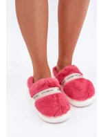 Futrové pantofle s ozdobným páskem růžové Savalithea