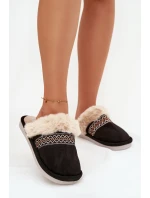 Dámské pantofle s kožíškem a výšivkou – černé Devianne Dámské pantofle s kožíškem a výšivkou – černé Devianne