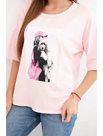 Dámská bavlněná oversize halenka s krátkým rukávem a módním potiskem pudrově růžová Dámská bavlněná oversize halenka s krátkým rukávem a módním potiskem pudrově růžová