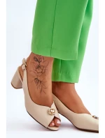 Módní kožené sandály na podpatku béžové Hette Módní kožené sandály na podpatku béžové Hette