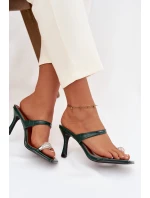 Dámské lodičky na podpatku s ozdobným detailem tmavě zelené Lorissa