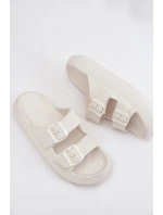 Dámské Pěnové Pantofle S Přezkami Vinceza 76056 Bílé