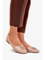 Dámské lakované elegantní baleríny s ozdobným detailem Vinceza – béžové