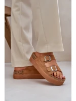 Dámské sandály na masivní platformě s přezkami Camel Aramia