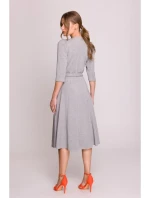 S404 Úpletové šaty s vázacím páskem - šedé