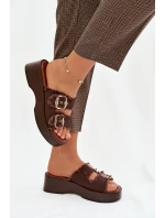 Dámské pantofle na platformě se zlatými sponami čokoládové Renelisse