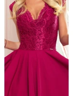 PATRICIA Dámské šaty ve vínové bordó barvě s delším zadním dílem a krajkovým výstřihem 300-4