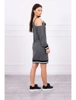 Šaty Tres Chic v grafitové barvě Šaty Tres Chic v grafitové barvě