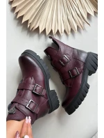 Kožené zateplené dámské boty s přezkami a ozdobným detailem Zazoo 60482 bordó Kožené zateplené dámské boty s přezkami a ozdobným detailem Zazoo 60482 bordó