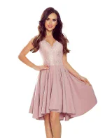 PATRICIA - Dámské šaty v pudrově růžové barvě s delším zadním dílem a krajkovým výstřihem 300-1