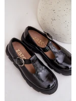 Lakované Kožené Polobotky S Přezkou Černé Zazoo 20183