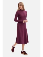 B299 Žebrované midi šaty s asymetrickým pasem - švestka