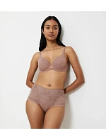 Triumph – Wild Rose Sensation: formující podprsenka se Spacer Cup Triumph