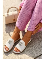 Elegantní Dámské Lesklé Žabky S Ozdobou S.Barski KV27-050 Stříbrné Elegantní Dámské Lesklé Žabky S Ozdobou S.Barski KV27-050 Stříbrné