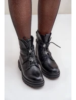 Zateplené Kotníkové Boty S Ozdobnými Špendlíky Na Šněrování Černé Irivina