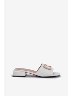 Elegantní Dámské Pantofle Na Klíně Se Zlatým Detalem Vinceza 62229 Bílé