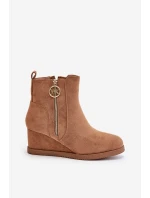 Zateplené boty na klínu s ozdobným zipem eko semišové camel Leretha