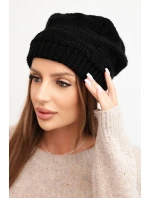 Dámská zimní čepice z vlny s dekorativním pletením K451 černá