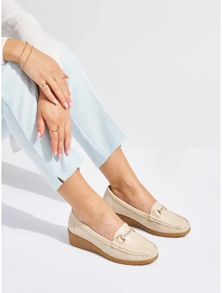 Jedinečné mokasíny hnědé dámské na klínku Jedinečné mokasíny hnědé dámské na klínku