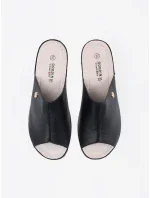 Praktické  nazouváky dámské černé na klínku