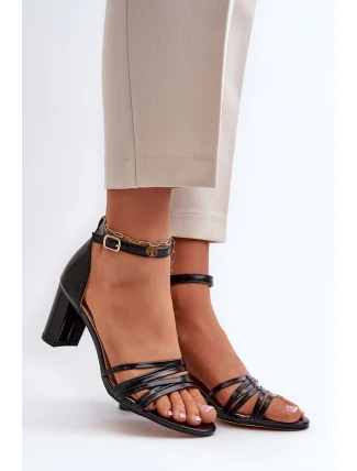 Sandály Na Podpatku S Pásky Černé Enitia
