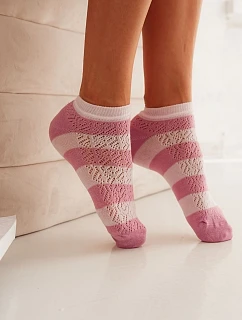 Pruhované prolamované dámské ponožky 1504.003