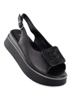 Dámské sandály na silné platformě černé Potocki SZ12590