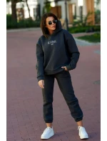 Izolovaná bavlněná souprava, mikina s vyšívacími + kalhotami Grafit Izolovaná bavlněná souprava, mikina s vyšívacími + kalhotami Grafit