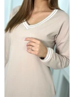 Šaty s kapsami a výstřihem do V béžový Šaty s kapsami a výstřihem do V béžový