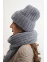 Dámská souprava čepice a dlouhý šátek z měkké příze tmavě šedý Dámská souprava čepice a dlouhý šátek z měkké příze tmavě šedý