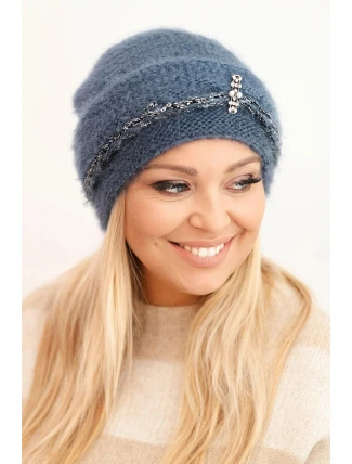 Dámská zimní čepice nadýchaná s perlami a ozdobným vzorem jeansová