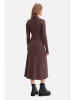 B299 Žebrované midi šaty s asymetrickým pasem - hnědé