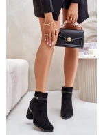 Zateplené dámské boty na podpatku s ozdobným páskem černé Vinceza 16446 Zateplené dámské boty na podpatku s ozdobným páskem černé Vinceza 16446