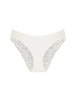 BODY MAKE-UP ILLUSION LACE – Tai kalhotky s krajkou a neviditelnou podporou Triumph