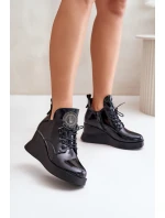 Dámské Lakované Boty Na Klínu Zateplené Vinceza 66706 Černé