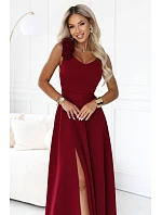 643-9 Elegantní večerní maxi šaty s rozparkem a růžemi – vínové 643-9 Elegantní večerní maxi šaty s rozparkem a růžemi – vínové