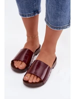 Dámské pantofle s přezkami na nízkém podpatku bordó Brinalle