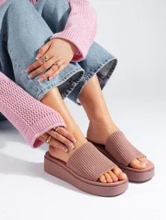 Moderní dámské nazouváky růžové na klínku
