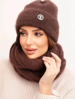 Dámská souprava s čepicí a šálou z měkké pleteniny hnědá