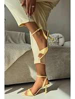 Dámské sandály na podpatku z eko kůže žluté Sedira