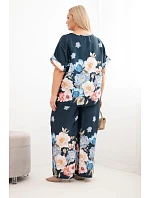 Dámský komplet Plus Size s halenkou a kalhotami s květinovým vzorem a širokými nohavicemi granátový