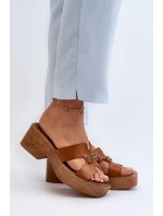 Zazoo 40412 Kožené elegantní dámské žabky s zlatým ozdobou hnědé