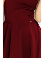 Rozšířené dámské šaty v bordó barvě s výstřihem ve tvaru srdce model 6703274