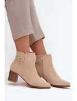 Zateplené dámské kotníkové boty na podpatku se zlatým detailem béžové Renora Zateplené dámské kotníkové boty na podpatku se zlatým detailem béžové Renora