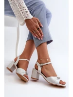 Dámské sandály z eko kůže na podpatku s ozdobami stříbrné Narhi